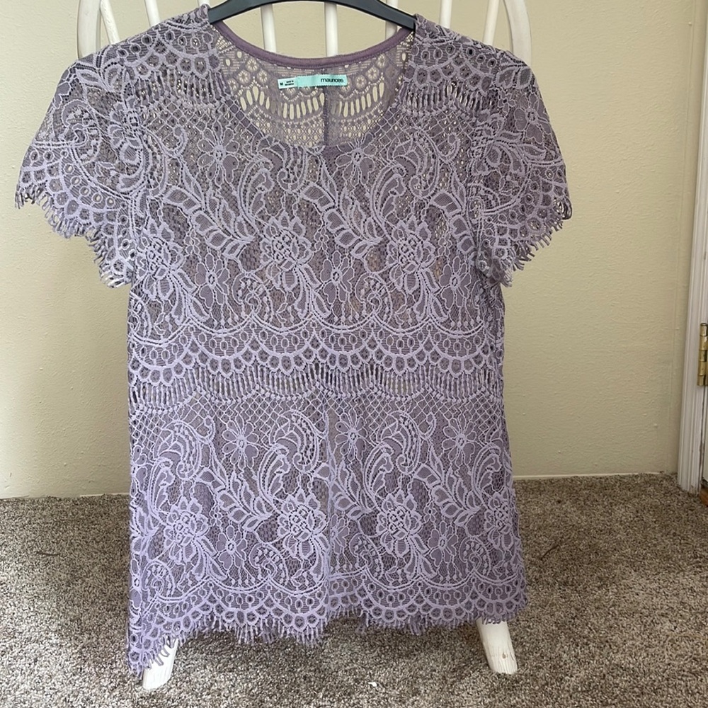 Lavender lace top size medium